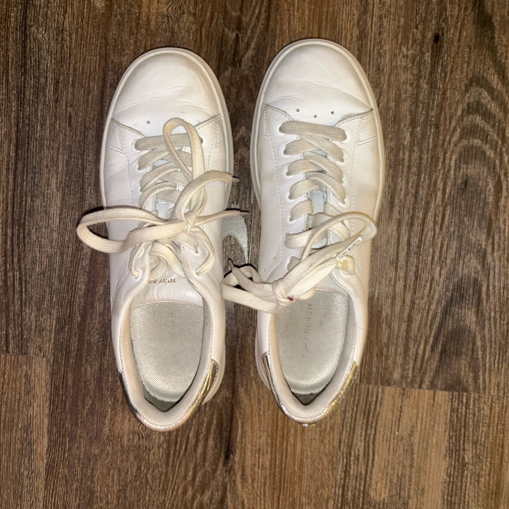 TORY BURCH WOMENS HOWELL COURT SNEAKER LEATHER TITANIUM WHITE SILVER SIZE 7